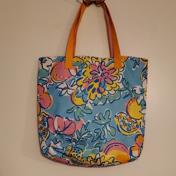 Lilly Pulitzer Large Tote Shopping Bag. - Picture 2 of 3